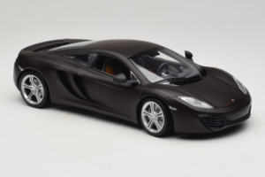 McLaren MP4-12C Matt Black Minichamps 1:18 110133021 Diecast - image 6 of 8