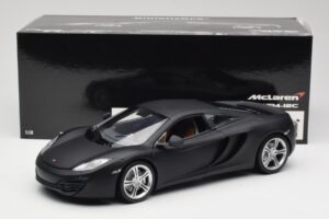 McLaren MP4-12C Matt Satellite Grey Minichamps 1:18 110133024 Diecast - image 8 of 8