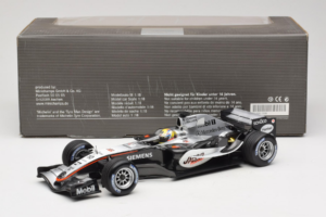 McLaren MP4-20 Mercedes #10 J.P. Montoya F1 2005 Minichamps 1:18 B66962338 Diecast - image 6 of 6