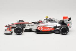 McLaren MP4-24 Mercedes #2 H. Kovalainen F1 2009 Dealer Edition Minichamps 1:18 B66960041 Diecast - image 3 of 7