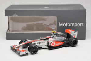 McLaren MP4-24 Mercedes #2 H. Kovalainen F1 2009 Dealer Edition Minichamps 1:18 B66960041 Diecast - image 7 of 7