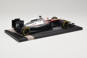 McLaren MP4-30 Honda #22 J. Button McLaren Honda F1 Team Australian Grand Prix 2015 Minichamps 1:18 537151822 Diecast - image 3 of 7