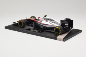 McLaren MP4-30 Honda #22 J. Button McLaren Honda F1 Team Australian Grand Prix 2015 Minichamps 1:18 537151822 Diecast - image 5 of 7
