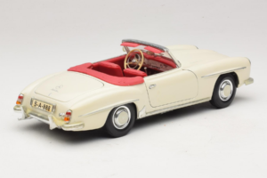Mercedes 190SL White Maisto 1:18 50274 Diecast - image 3 of 8