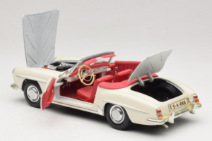 Mercedes 190SL White Maisto 1:18 50274 Diecast - image 5 of 8