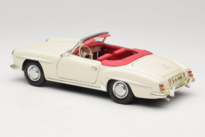 Mercedes 190SL White Maisto 1:18 50274 Diecast - image 7 of 8