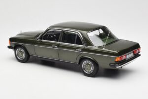 Mercedes 200 W123 Cypress Green Metallic Dealer Edition Norev 1:18 B66040654 Diecast - image 7 of 8