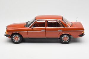 Mercedes 200 W123 English Red Dealer Edition Norev 1:18 B66040653 Diecast - image 4 of 8