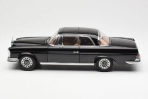 Mercedes 280 SE W111 Coupe Black AUTOart 1:18 76286 Diecast - image 4 of 8