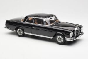 Mercedes 280 SE W111 Coupe Black AUTOart 1:18 76286 Diecast - image 6 of 8