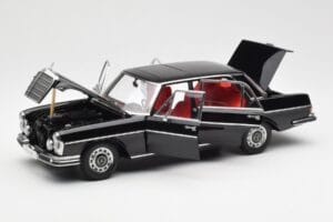 Mercedes 300 SEL 6.3 W109 Black AUTOart 1:18 76140 Diecast - image 2 of 8