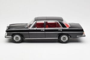 Mercedes 300 SEL 6.3 W109 Black AUTOart 1:18 76140 Diecast - image 4 of 8
