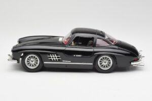 Mercedes 300 SL W198 Black Bburago 1:18 35791 Diecast - image 4 of 8