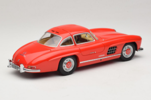 Mercedes 300 SL Gullwing Red Minichamps 1:18 180039001 Diecast - image 3 of 8