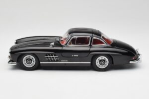 Mercedes 300 SL W198 Black Minichamps 1:18 180039004 Diecast - image 4 of 8