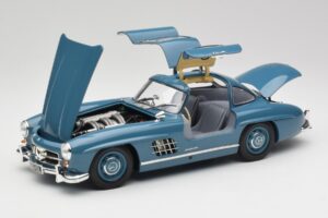 Mercedes 300 SL W198 Light Blue Minichamps 1:18 180039007 Diecast - image 2 of 8