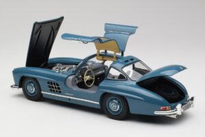 Mercedes 300 SL W198 Light Blue Minichamps 1:18 180039007 Diecast - image 5 of 8