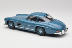 Mercedes 300 SL W198 Light Blue Minichamps 1:18 180039007 Diecast - image 7 of 8