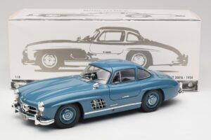 Mercedes 300 SL W198 Light Blue Minichamps 1:18 180039007 Diecast - image 8 of 8