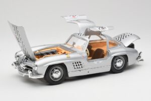 Mercedes 300 SL W198 #295 1954 Bburago 1:18 32813 Diecast - image 2 of 8