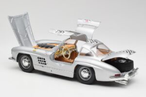 Mercedes 300 SL W198 #295 1954 Bburago 1:18 32813 Diecast - image 5 of 8