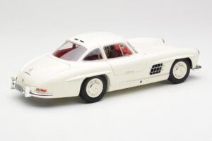 Mercedes 300 SL W198 White Minichamps 1:18 180039006 Diecast - image 3 of 8