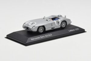 Mercedes 300 SLR #19 J.M. Fangio / S. Moss 24 Hours of Le Mans 1955 Minichamps 1:43 B66040253 Diecast - image 2 of 4