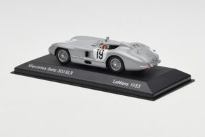 Mercedes 300 SLR #19 J.M. Fangio / S. Moss 24 Hours of Le Mans 1955 Minichamps 1:43 B66040253 Diecast - image 3 of 4