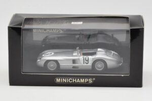 Mercedes 300 SLR #19 P. Levegh / J. Fitch 24 Hours of Le Mans 1955 Minichamps 1:43 432553000 Diecast - image 4 of 4