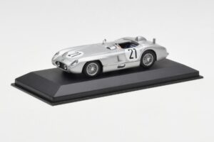 Mercedes 300 SLR #21 K. Kling / A. Simon 24 Hours of Le Mans 1955 Minichamps 1:43 432553021 Diecast - image 2 of 4