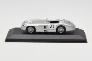 Mercedes 300 SLR #21 K. Kling / A. Simon 24 Hours of Le Mans 1955 Minichamps 1:43 432553021 Diecast