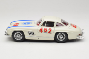 Mercedes 300SL #452 Mille Miglia 1955 White Bburago 1:18 3015-M2 Diecast - image 4 of 8