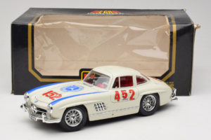 Mercedes 300SL #452 Mille Miglia 1955 White Bburago 1:18 3015-M2 Diecast - image 8 of 8