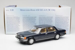 Mercedes 450 SEL 6.9 W116 Dark Blue Revell 1:18 8956 Diecast - image 8 of 8