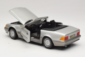 Mercedes SL 500 R129 Silver Revell 1:18 8801-P1 Diecast - image 5 of 8