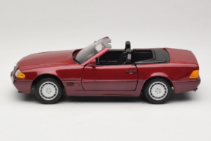 Mercedes 500 SL R129 Dark Red Revell 1:18 8801 Diecast - image 4 of 8