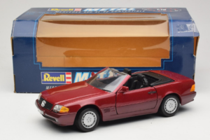 Mercedes 500 SL R129 Dark Red Revell 1:18 8801 Diecast - image 8 of 8