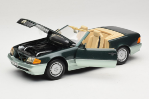 Mercedes 500 SL R129 Silver Green Revell 1:18 8802 Diecast - image 2 of 8