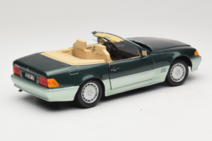 Mercedes 500 SL R129 Silver Green Revell 1:18 8802 Diecast - image 3 of 8