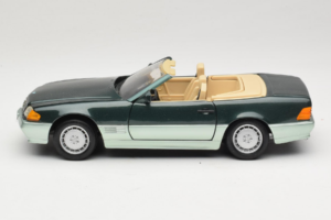 Mercedes 500 SL R129 Silver Green Revell 1:18 8802 Diecast - image 4 of 8
