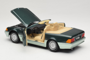 Mercedes 500 SL R129 Silver Green Revell 1:18 8802 Diecast - image 5 of 8