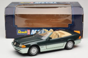 Mercedes 500 SL R129 Silver Green Revell 1:18 8802 Diecast - image 8 of 8