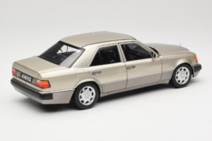 Mercedes 500E W124 Smoke Silver Dealer Edition Norev 1:18 B66040724 Diecast - image 3 of 8