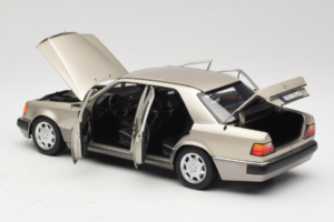 Mercedes 500E W124 Smoke Silver Dealer Edition Norev 1:18 B66040724 Diecast - image 5 of 8