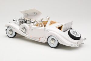 Mercedes 500K Special Roadster White Premiere Edition Maisto 1:18 536055 Diecast - image 5 of 8