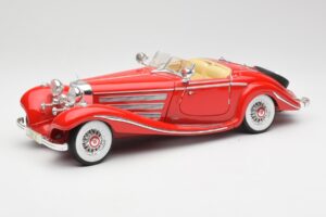 Mercedes 500K Special Roadster Red Maisto 1:18 56058 Diecast