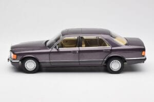 Mercedes 560 SEL W126 Purple Metallic Norev 1:18 183544 Diecast - image 4 of 8