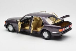 Mercedes 560 SEL W126 Purple Metallic Norev 1:18 183544 Diecast - image 5 of 8