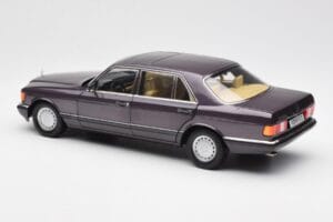 Mercedes 560 SEL W126 Purple Metallic Norev 1:18 183544 Diecast - image 7 of 8