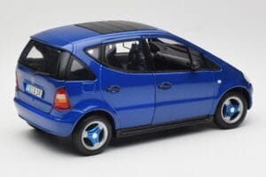 Mercedes A-Class W168 Dark Blue Maisto 1:18 B66005219 Diecast - image 3 of 8